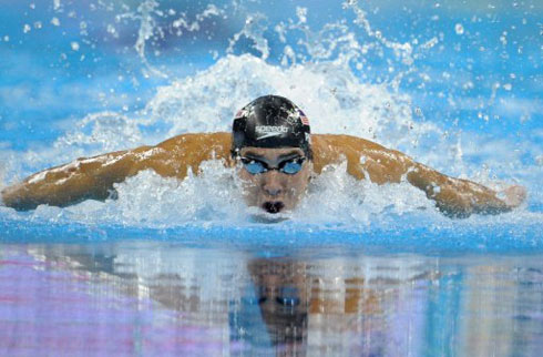 Vắng hai đối thủ lớn nhất, Phelps dễ dàng về nhất.